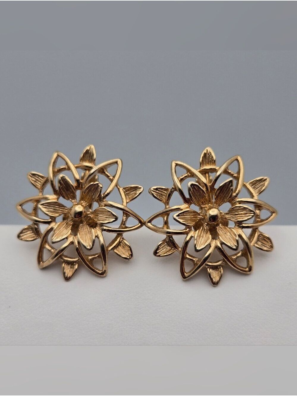 Vintage Sarah Coventry Peta-Lure Clip On Earrings Gold Tone Floral 1960s